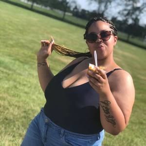 Meet your Posher, Tirza